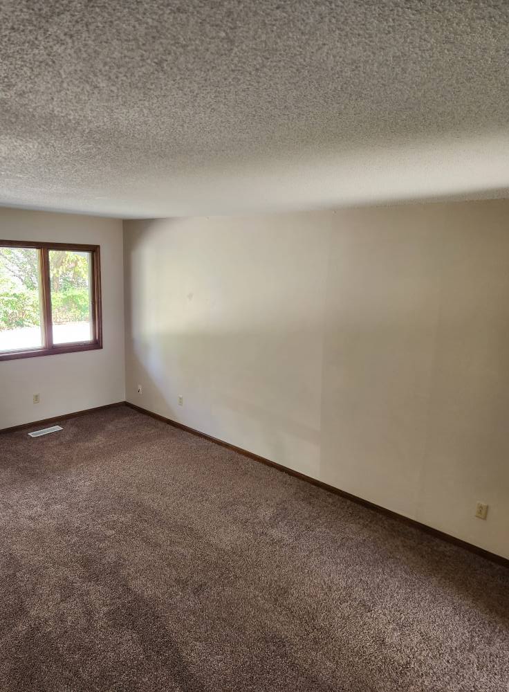 307 S 2nd St Clinton Mo Apt 1 2.jpg